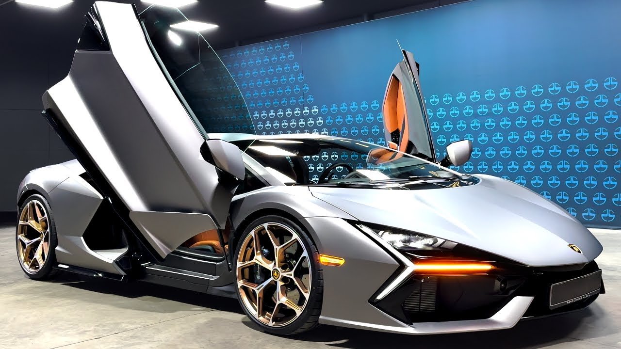 Lamborghini Revuelto